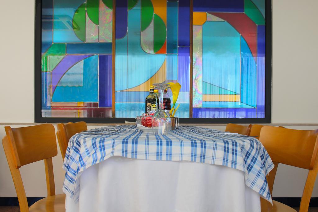 Hotel Bristol - A 30 Mt Dalla Spiaggia Мизано-Адриатико Экстерьер фото